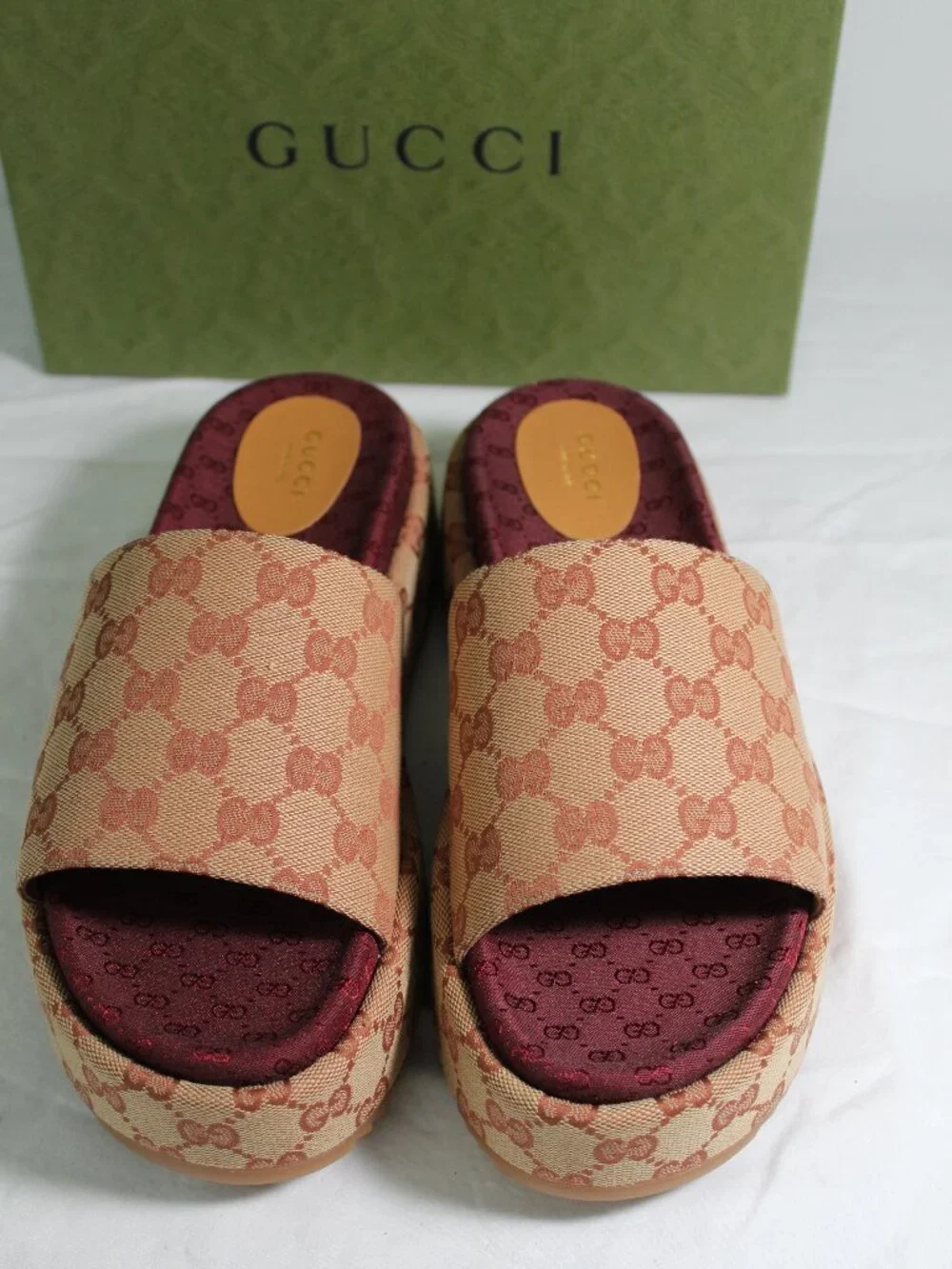 NWB Gucci GG Red Angelina Supreme Platform Sandals Slides Mules 40 843439